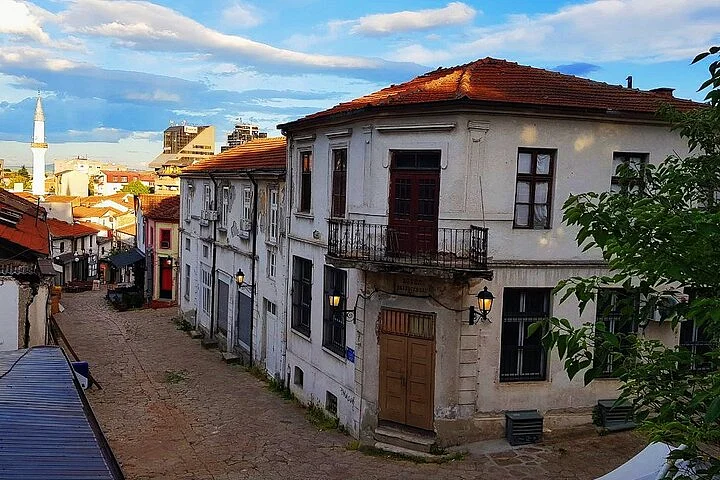Skopje: Walking Tour & Vodno Mountain Expedition