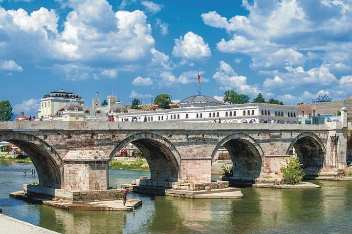 Skopje: Walking Tour & Vodno Mountain Expedition