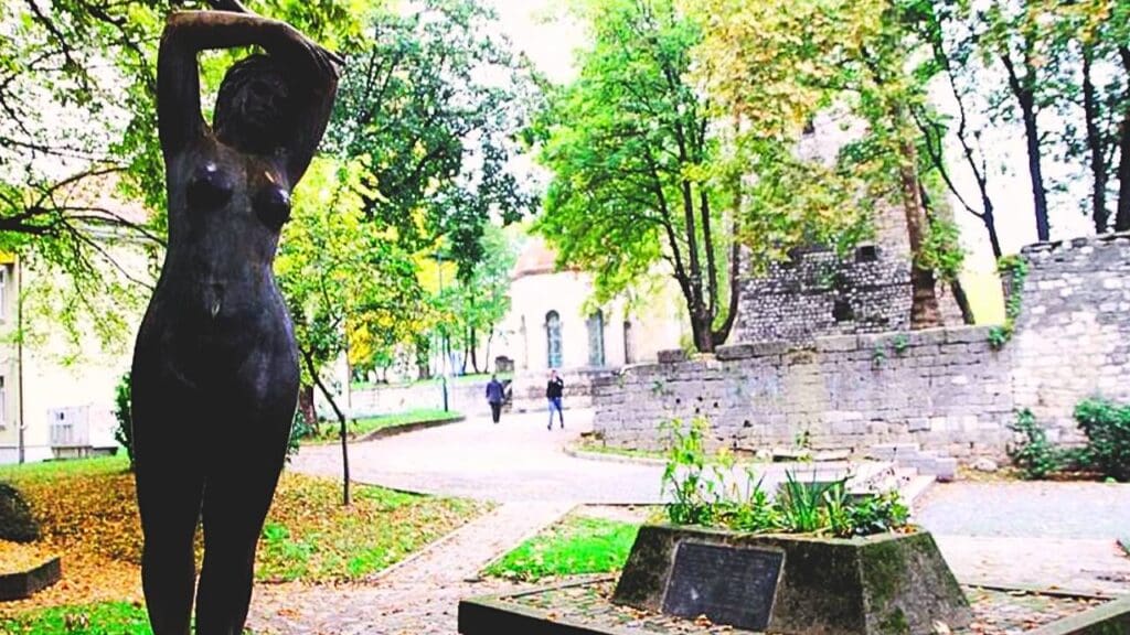 Sarajevo to Bihac: Una River & Waterfall Expedition