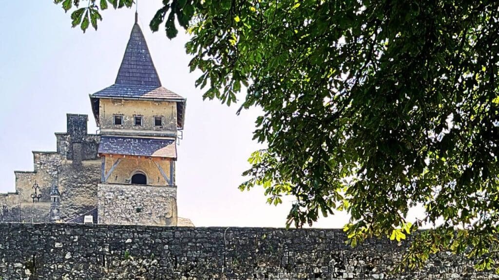 Sarajevo to Bihac: Una River & Waterfall Expedition, Ostrozac Fortress