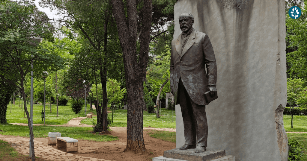 skopje statue, balkan trips, balkan tours